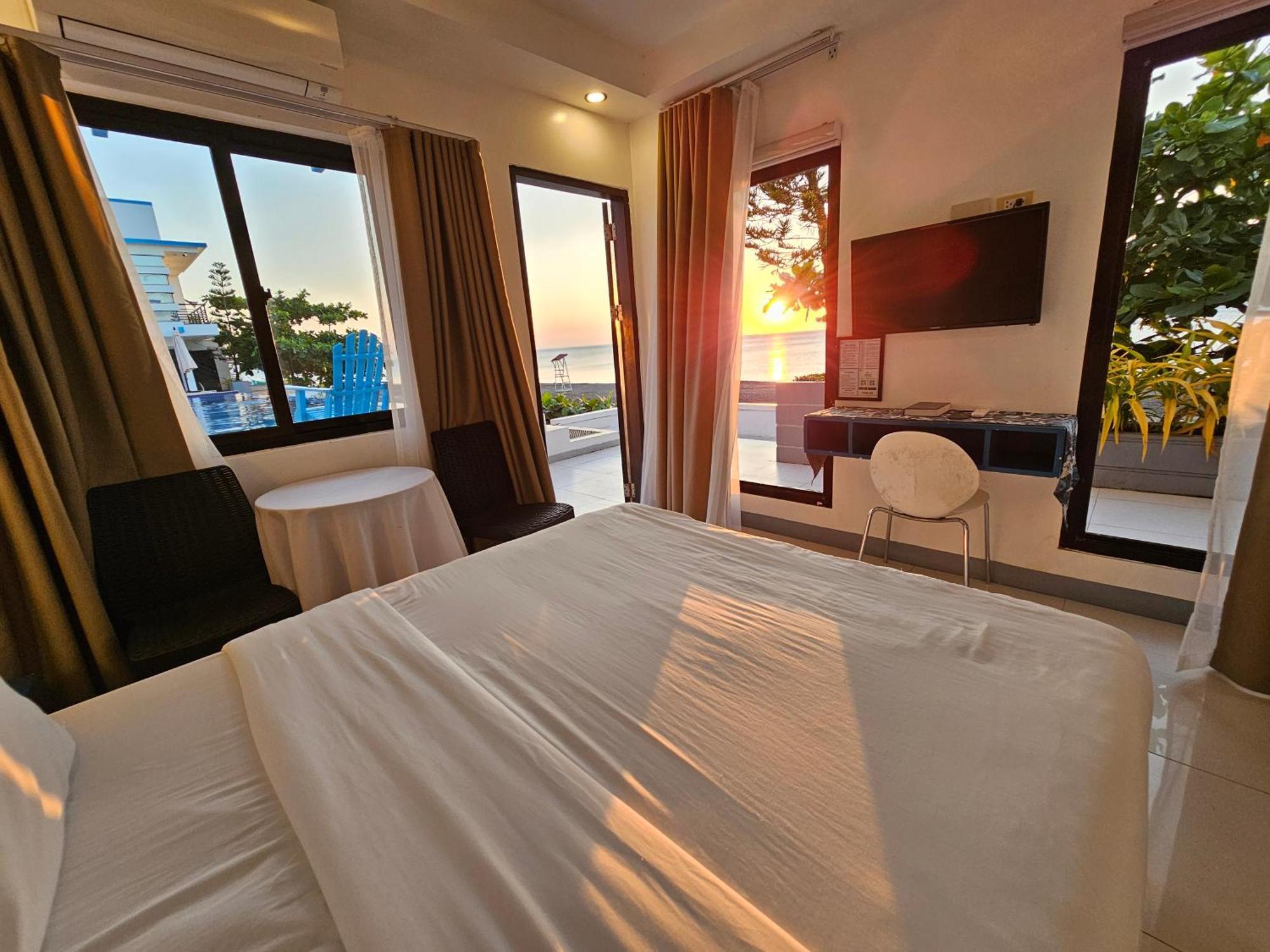 Blue Coast Beach Hotel Santa Ana  ภายนอก รูปภาพ