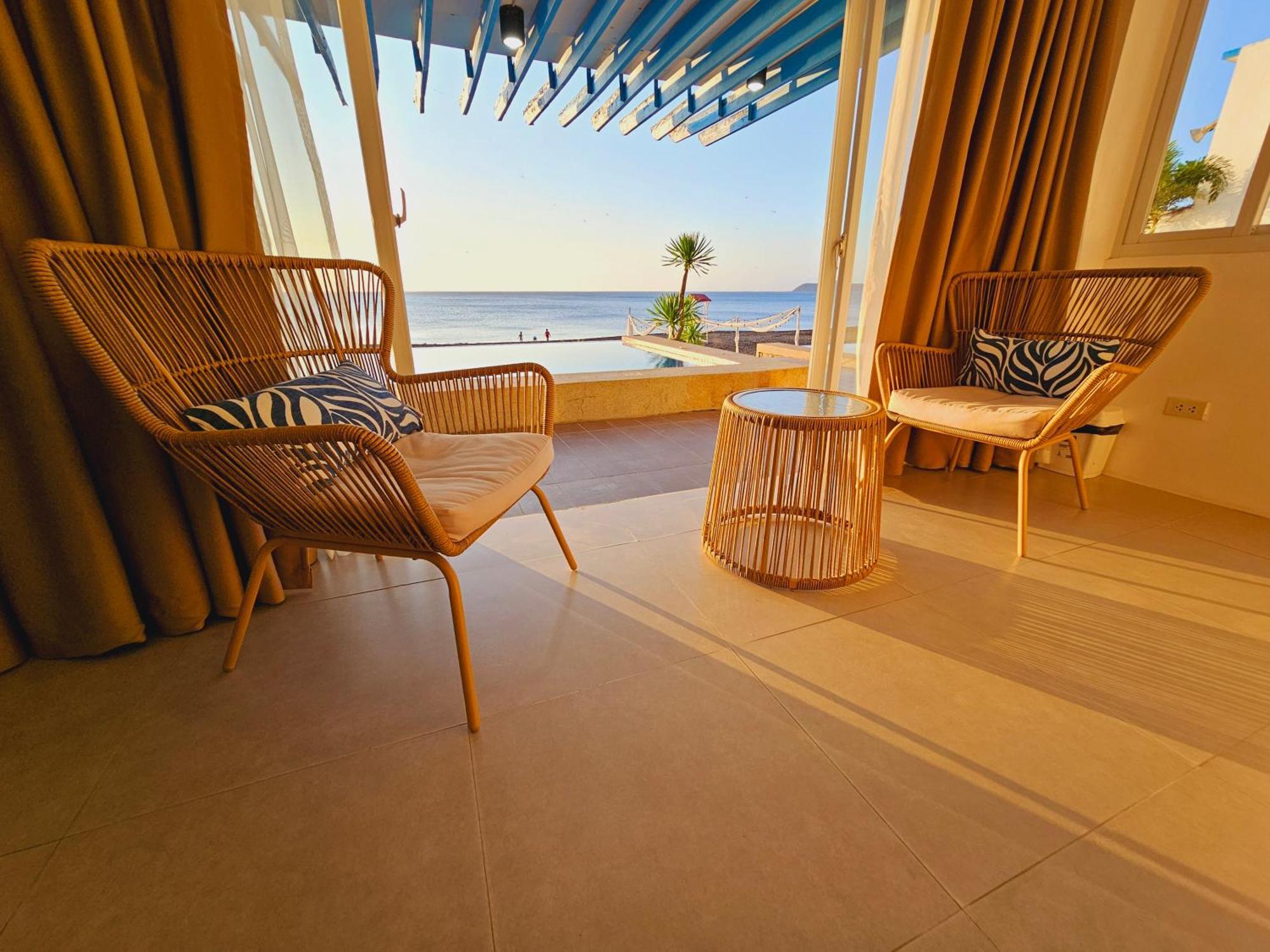Blue Coast Beach Hotel Santa Ana  ภายนอก รูปภาพ